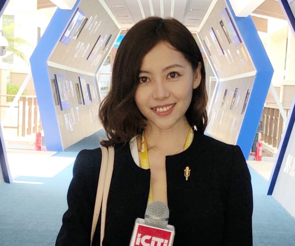 Julia Hang